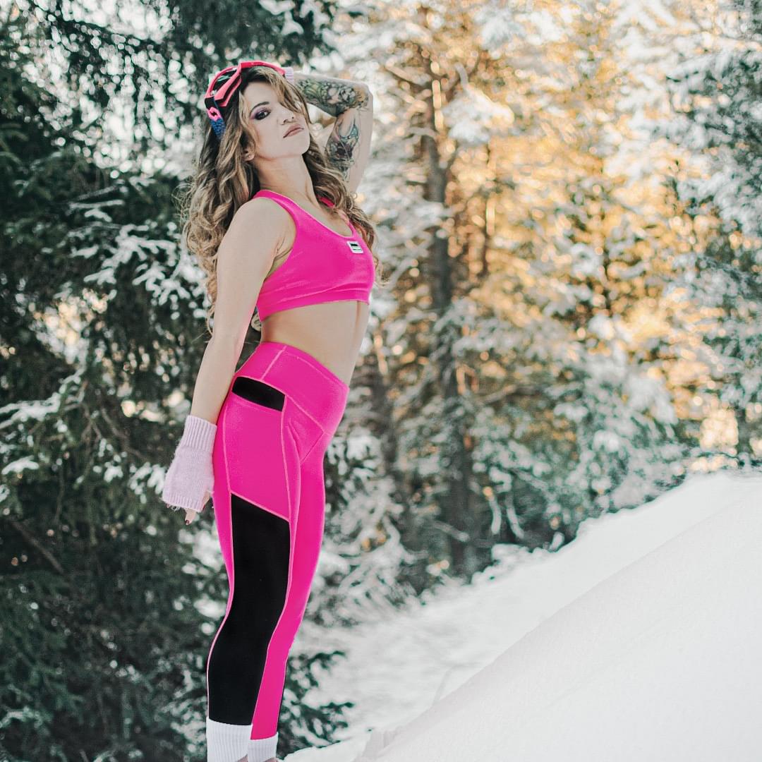 新作♪ズンバZumba Electric Bright High Waisted Crop Leggings Zumba's Electric Bright High Waisted Crop Leggings - Slim, 4