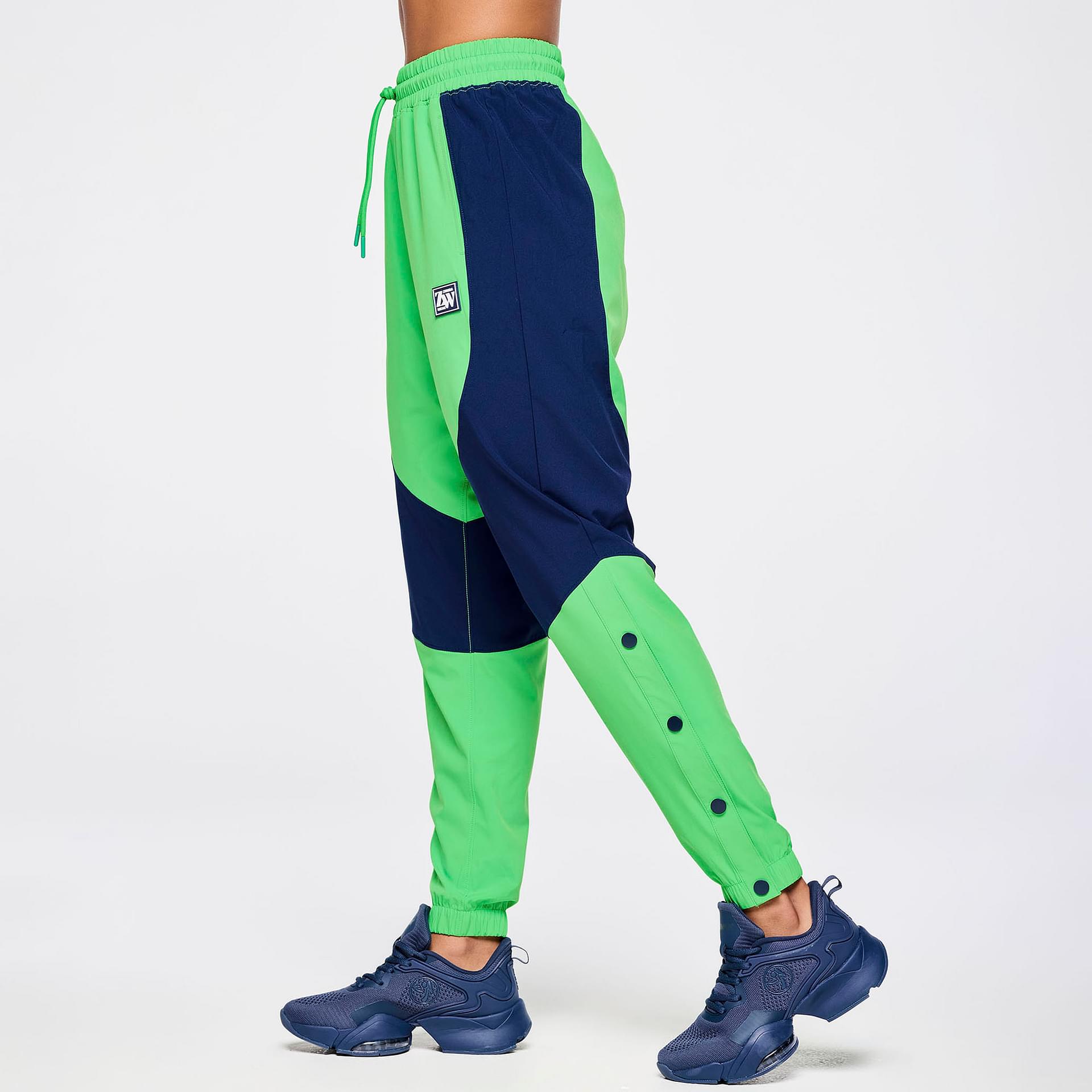 フィットネスボトムス Zumba Out Loud Woven Track Pants With Side Snaps Green Light Zumba Out Loud Woven Track Pants With Side Snaps – Zumba