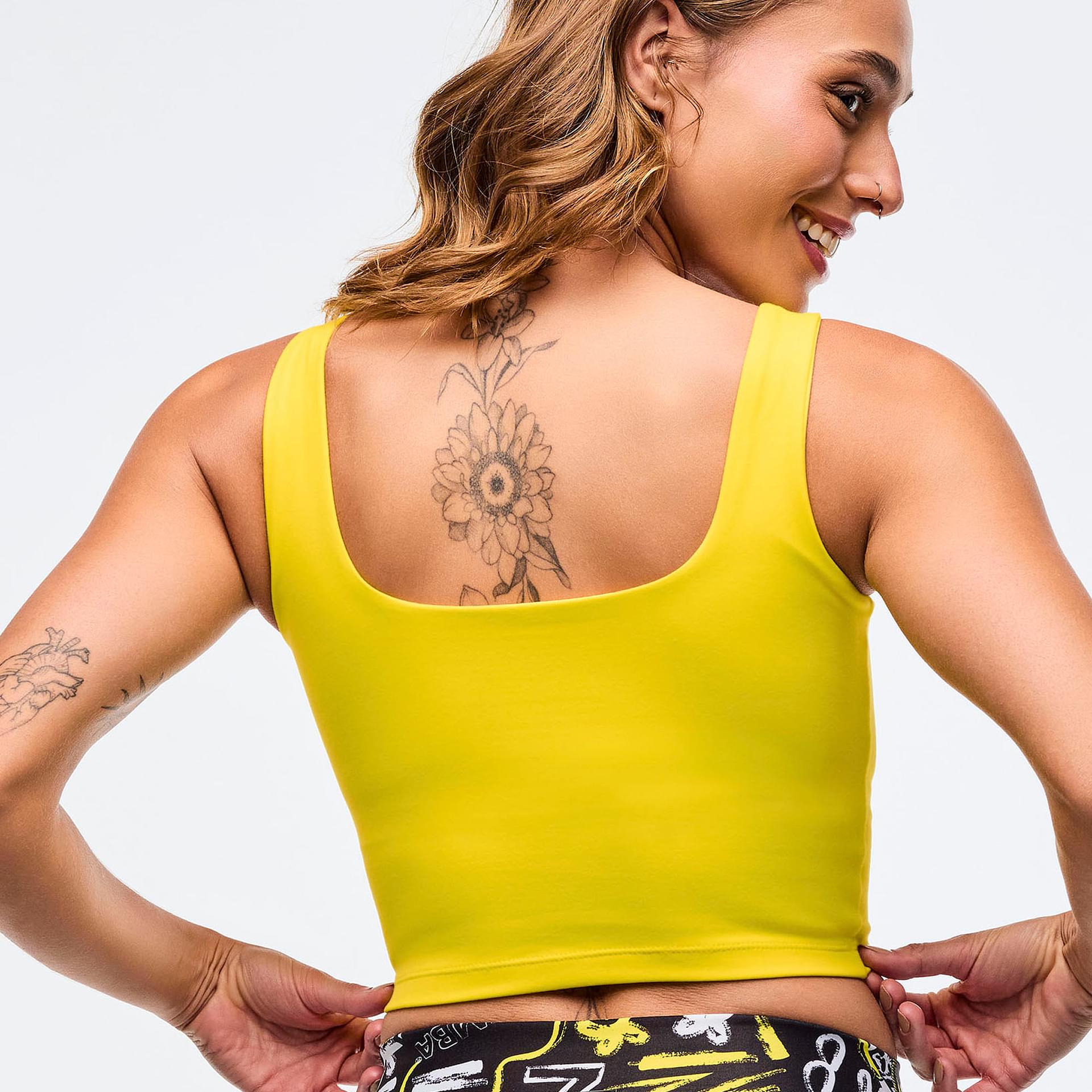 Inspire Your Workout with the Sizzlin' Square Neck Crop Tank Inspire Your Workout with the Sizzlin' Square Neck Crop Tank