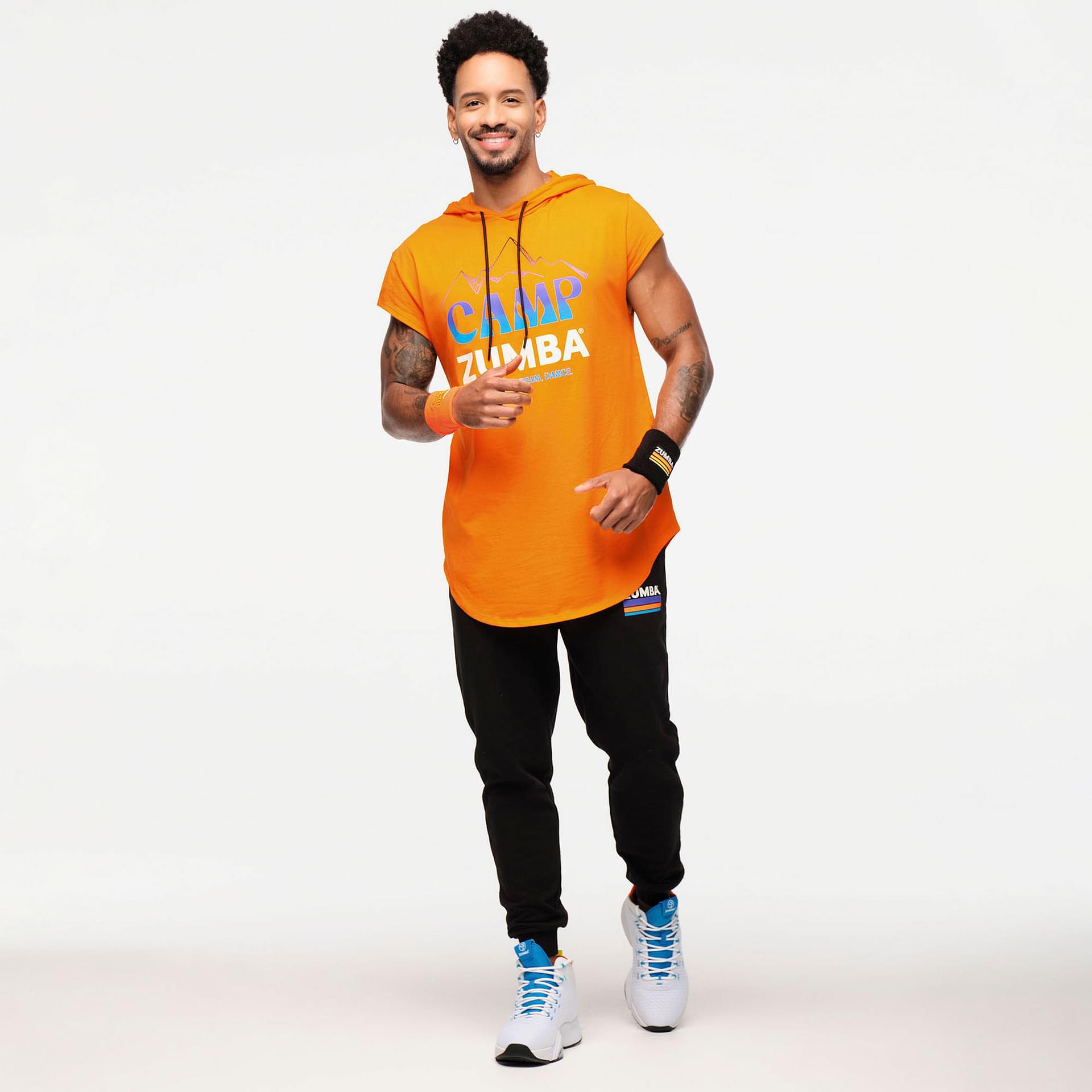 Zumba Explore Mens Cap Sleeve Hoodie Top ズンバ 正規品 ZUMBA Inspira il tuo allenamento con la felpa con maniche corte da