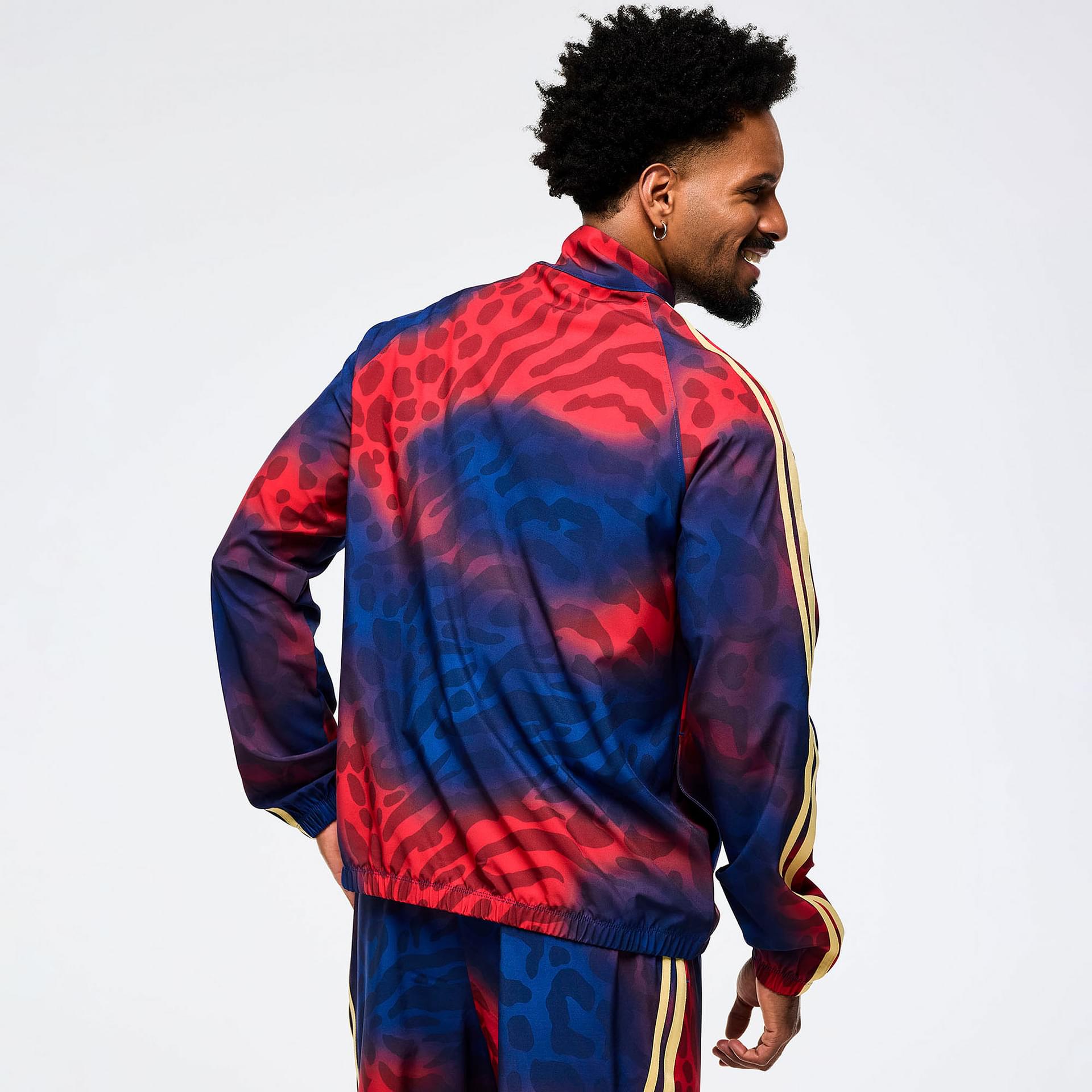 ズンバ Victory Zip Up Mock Neck Woven Raglan Jacket Red/Blue Victory Zip Up Mock Neck Woven Raglan Jacket – Zumba Wear