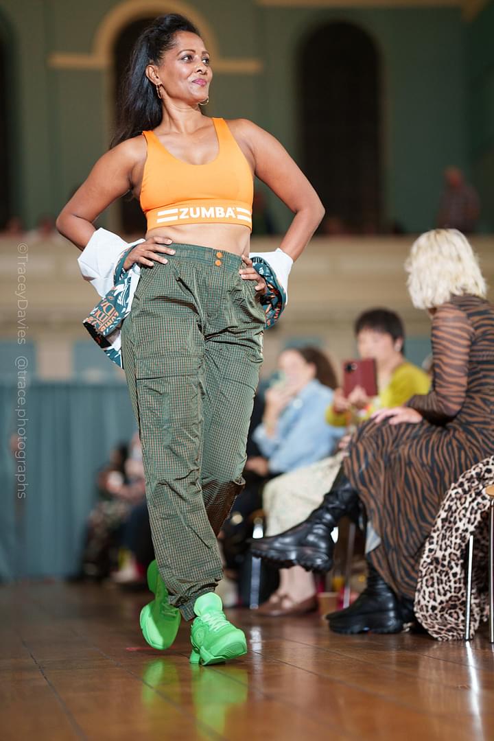 Inspiring Cargo Pants for Women - Oversized Fit with Functional