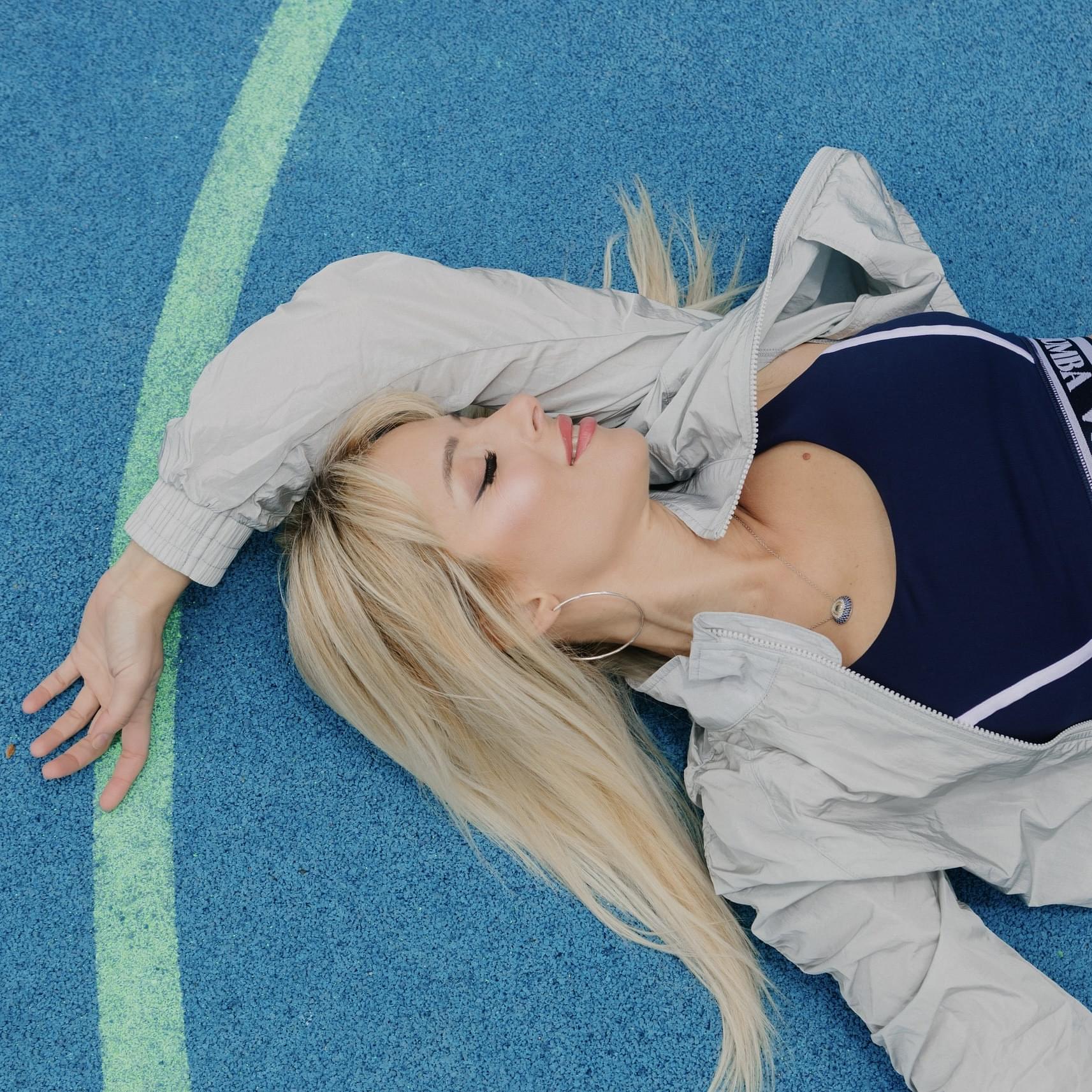 ◆3月新作◆Zumba Out Loud Crop Woven Jacket Ruched Sleeves Zumba Out Loud Crop Woven Jacket With Ruched Sleeves – Zumba