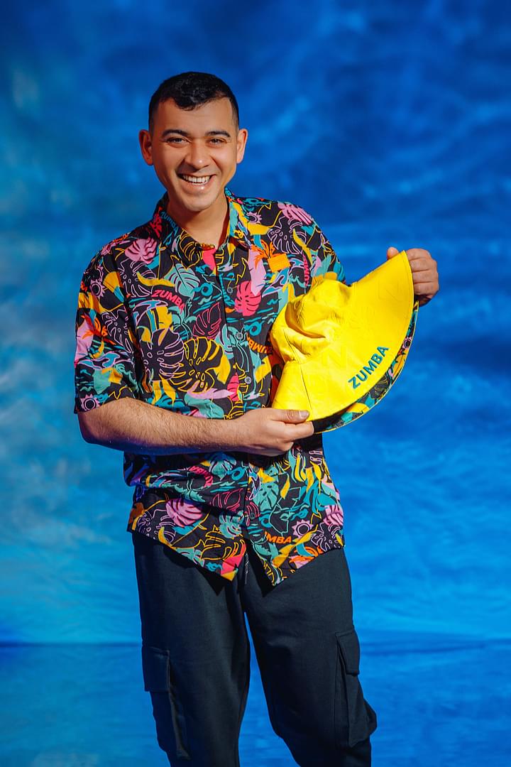 新作ユニセックス♪Zumba Palm Party Short Sleeve Button Up Zumba Palm Party: Oversized, Inspiring Button Up Shirt with